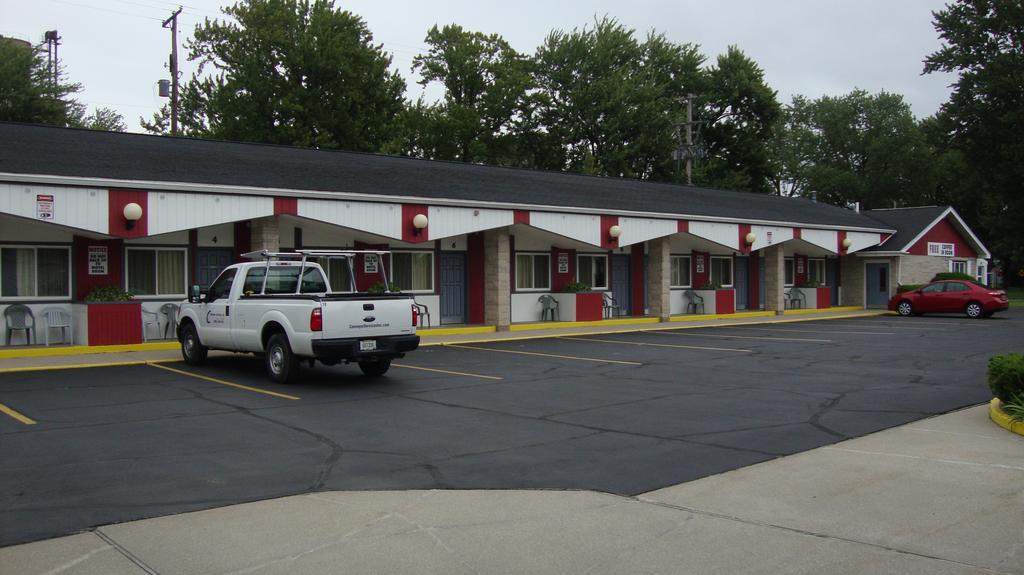 Pinconning Trail Inn Motel 外观 照片