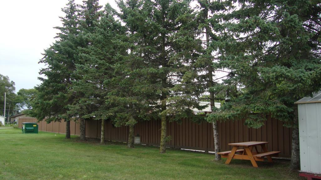 Pinconning Trail Inn Motel 外观 照片