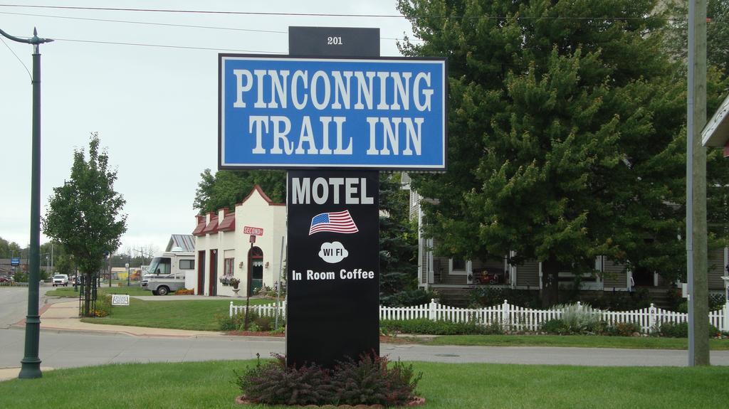 Pinconning Trail Inn Motel 外观 照片