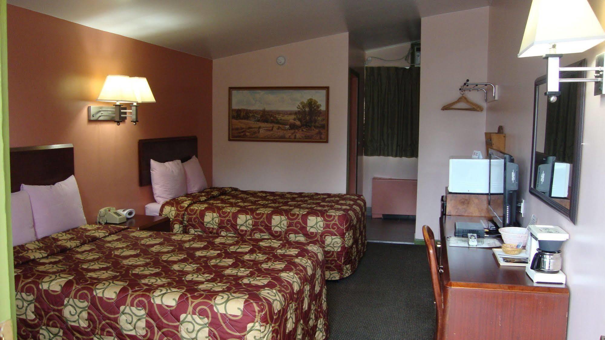 Pinconning Trail Inn Motel 外观 照片