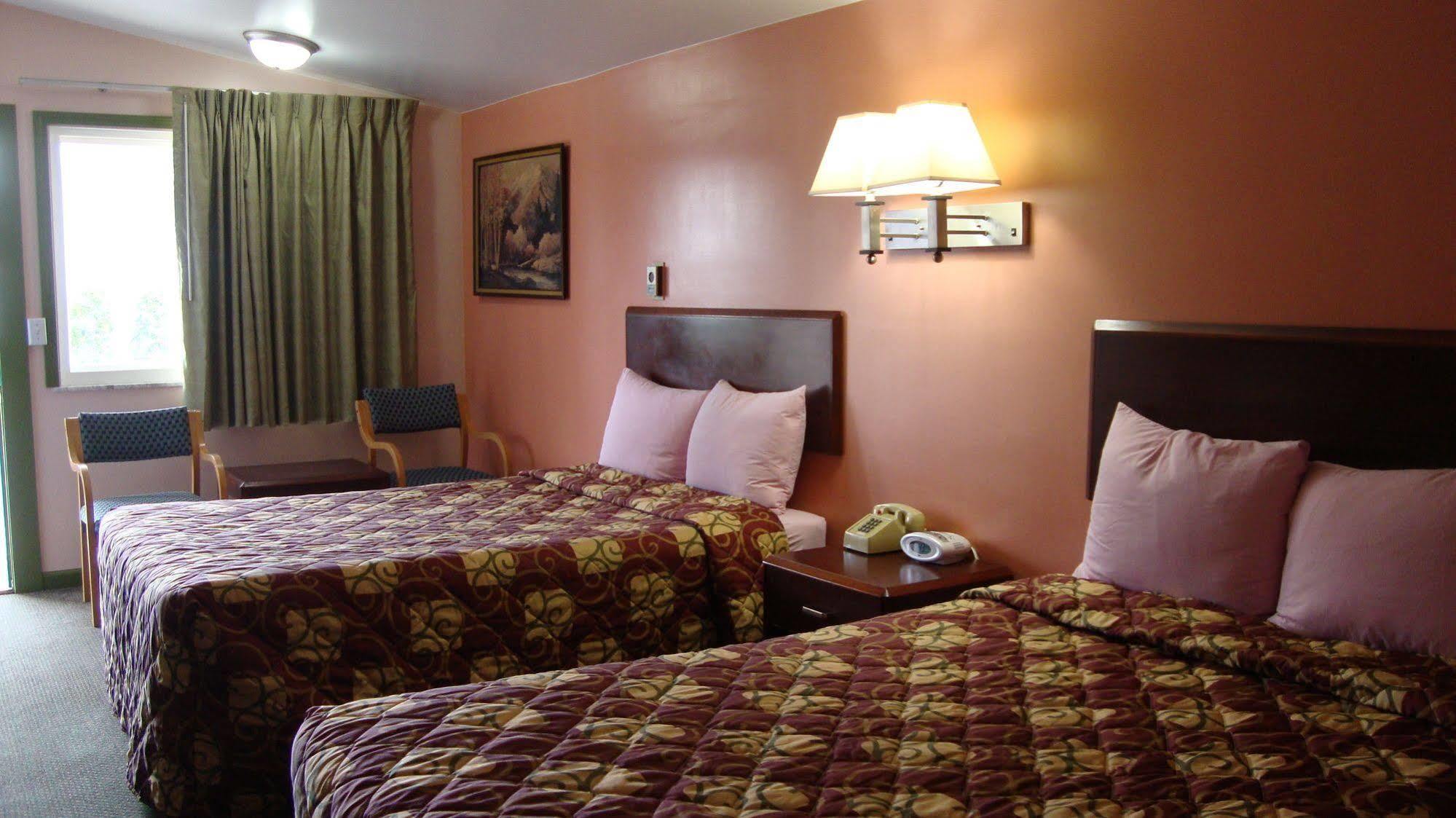 Pinconning Trail Inn Motel 外观 照片