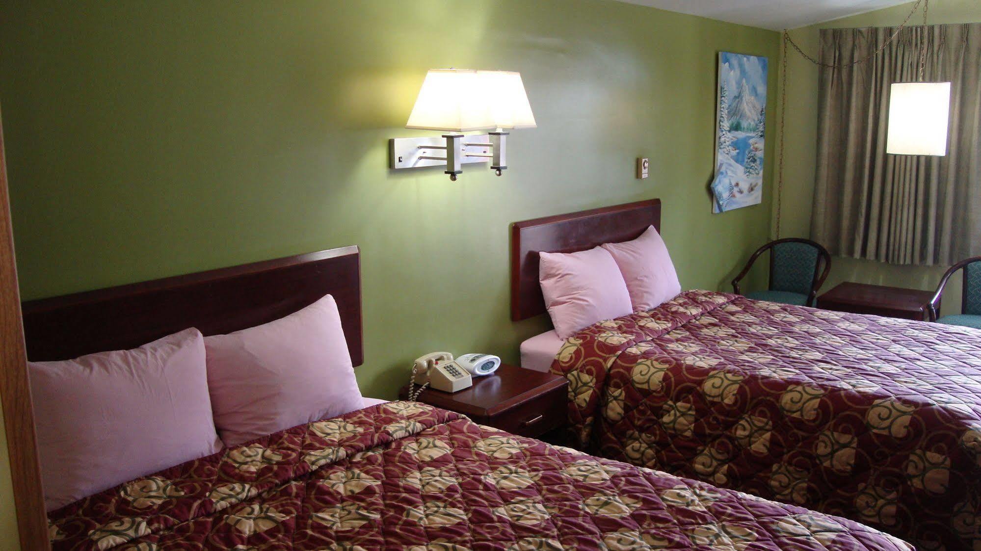 Pinconning Trail Inn Motel 外观 照片