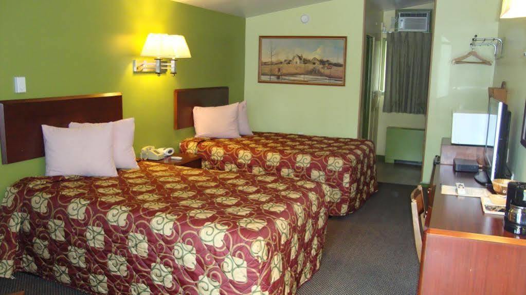 Pinconning Trail Inn Motel 外观 照片